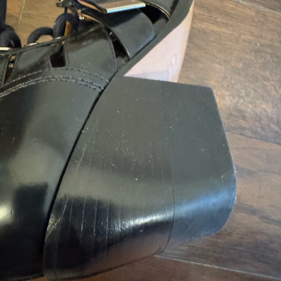 Chloe Rylee Cut Out Booties - Picture 7 of 12